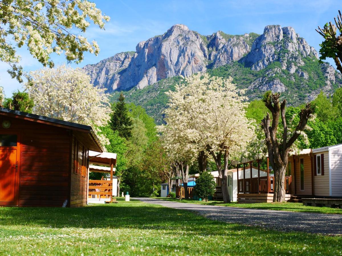 לה קבאן Camping Pays De Beille מראה חיצוני תמונה